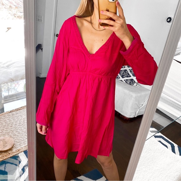 🌺 RESORT BOHO RASPBERRY RED CROCHET VNECK BEACH COVERUP! - Picture 3 of 12